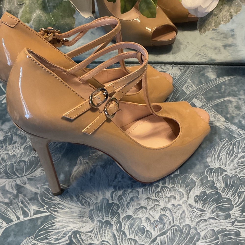 Vince Camuto Nude Patent T-Strap Peep-Toe Heels - Picture 3 of 7